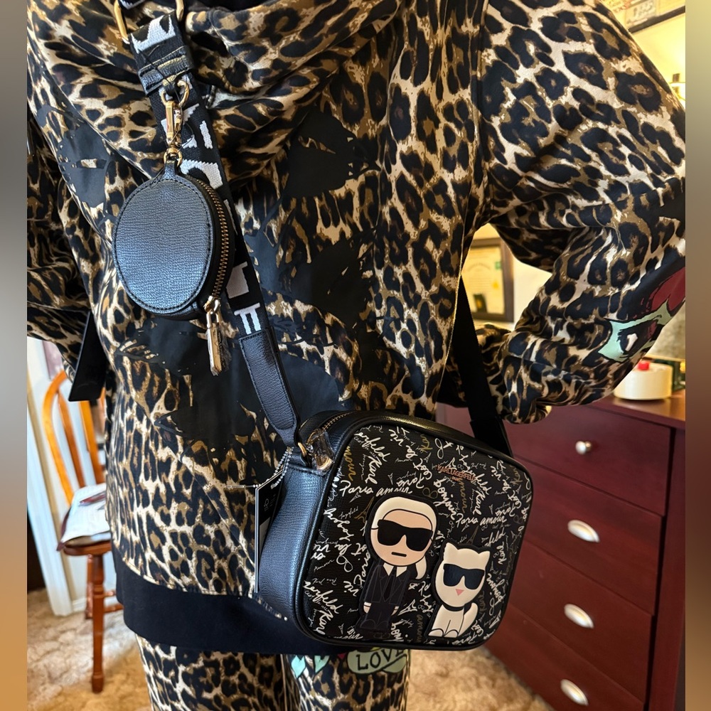 🔥 KARL LAGERFELD Black and White Crossbody/ Messenger with Guitar Strap. Unisex